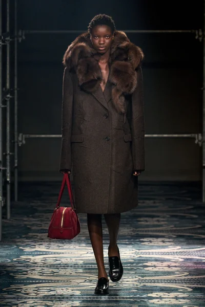 Look 38